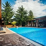 Avar Garden *