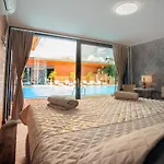 Avar Garden Vakantiehuis *