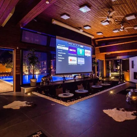 Ferienhaus Avar Garden *