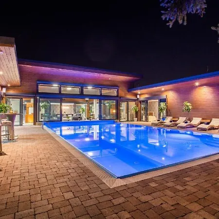 Avar Garden * Pressburg